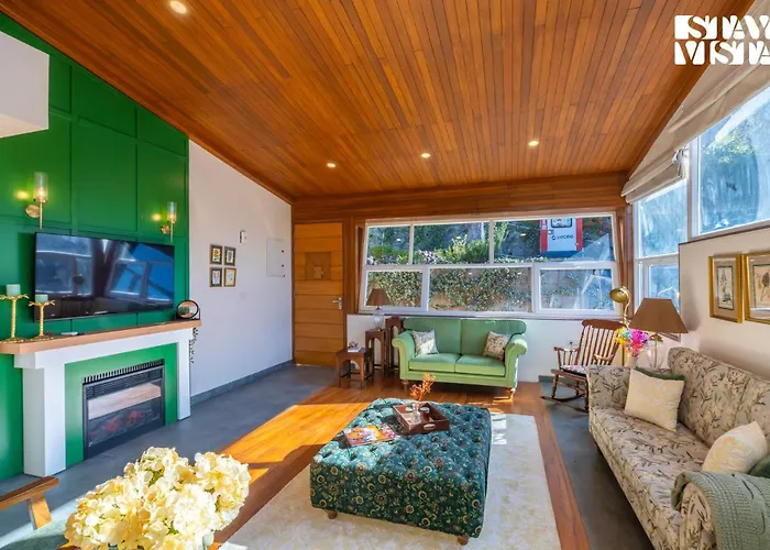 Stayvista At Nook - Elysium Estate Cozy 2Br, Bonfire Valley View Shimla